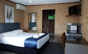 Pacific Paradise Airport Motel